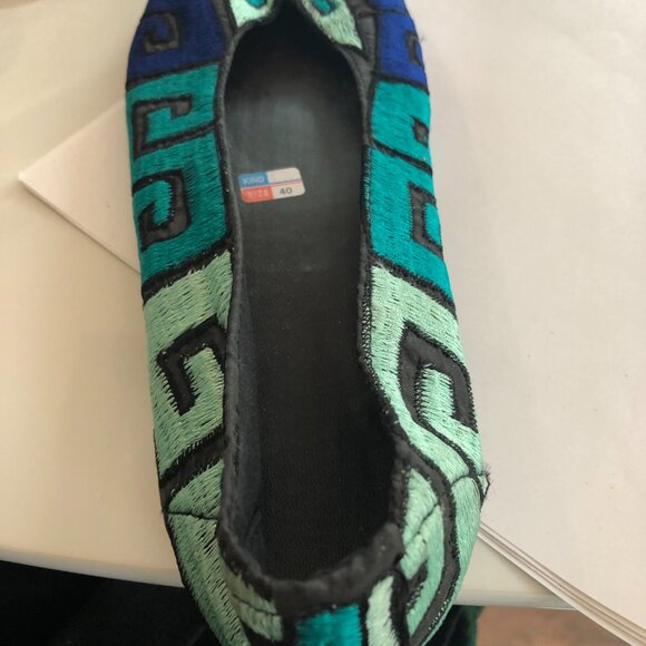 Never Worn Embroidered slippers - Picture 2 of 5